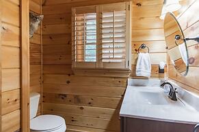 Iron Mountain Lodge 3 Bedroom Cabin by RedAwning