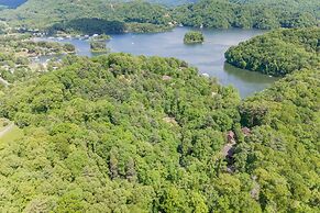 Iron Mountain Lodge 3 Bedroom Cabin by RedAwning