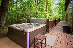 Iron Mountain Lodge 3 Bedroom Cabin by RedAwning