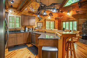 Iron Mountain Lodge 3 Bedroom Cabin by RedAwning