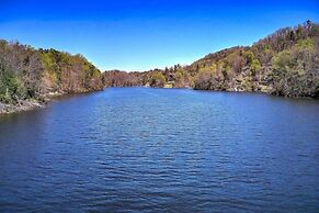 Iron Mountain Lodge 3 Bedroom Cabin by RedAwning