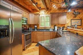 Iron Mountain Lodge 3 Bedroom Cabin by RedAwning