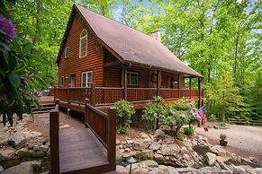 Iron Mountain Lodge 3 Bedroom Cabin by RedAwning