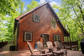 Iron Mountain Lodge 3 Bedroom Cabin by RedAwning
