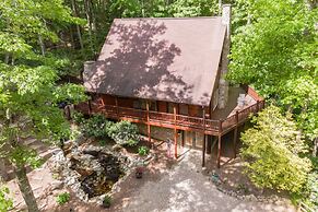 Iron Mountain Lodge 3 Bedroom Cabin by RedAwning