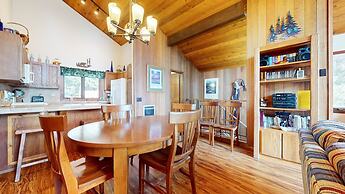 Meadow Ridge 28 Spacious and Secluded, Private Washer Dryer, Close to 