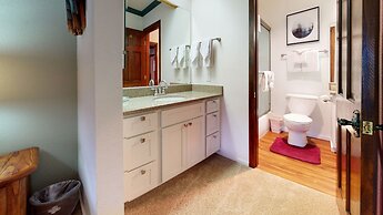 Meadow Ridge 28 Spacious and Secluded, Private Washer Dryer, Close to 