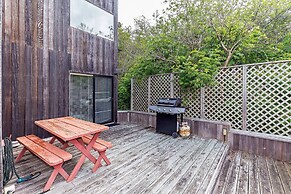 Seaclusion Close to Trails Hot Tub