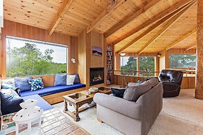 Seaclusion Close to Trails Hot Tub