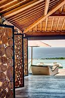 Palatial Wooden Villa, 4br, Lovina