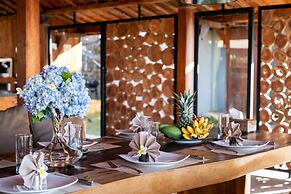 Palatial Wooden Villa, 4br, Lovina