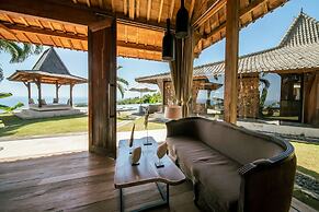 Palatial Wooden Villa, 4br, Lovina