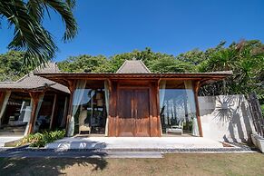 Palatial Wooden Villa, 4br, Lovina