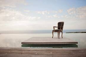 Palatial Wooden Villa, 4br, Lovina