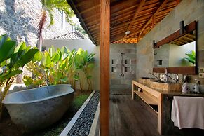 Palatial Wooden Villa, 4br, Lovina