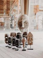 Palatial Wooden Villa, 4br, Lovina