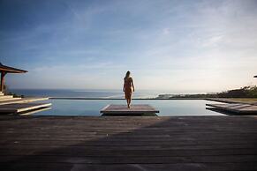 Palatial Wooden Villa, 4br, Lovina