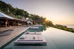 Palatial Wooden Villa, 4br, Lovina