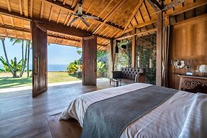 Palatial Wooden Villa, 4br, Lovina