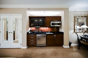 StripViewSuites Two Bedroom at Signature