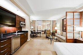 StripViewSuites Two Bedroom at Signature