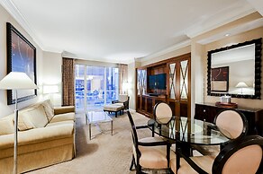 StripViewSuites Two Bedroom at Signature