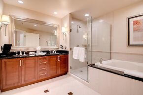 StripViewSuites Two Bedroom at Signature