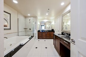 StripViewSuites Two Bedroom at Signature