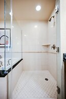 StripViewSuites Two Bedroom at Signature