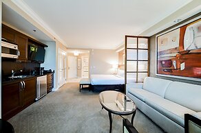 StripViewSuites Two Bedroom at Signature