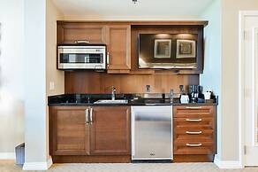 StripViewSuites Two Bedroom at Signature