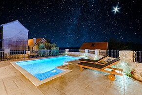 Holiday Home Rustic
