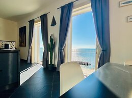 Sea View Apartment with balcony