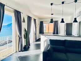 Sea View Apartment with balcony