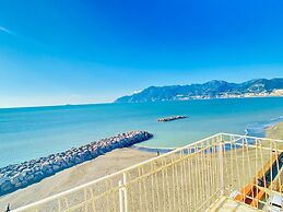 Sea View Apartment with balcony