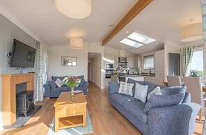 Luxury Family Beechwood Lodge With hot tub