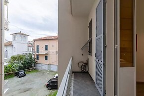 JOIVY Elegant Flat near Seaside