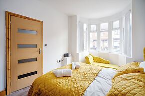 Charming 5-bed House in Birmingham