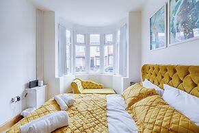 Charming 5-bed House in Birmingham