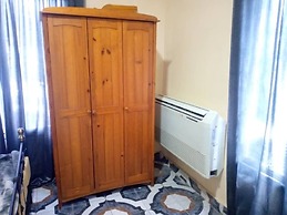 Remarkable 4-bed With air Conditioning in Brikama