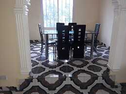 Remarkable 4-bed With air Conditioning in Brikama