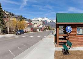 Lookout Ridge Townhomes #113 by Summit County Mountain Retreats
