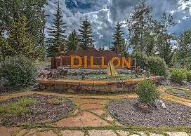 Lookout Ridge Townhomes #113 by Summit County Mountain Retreats