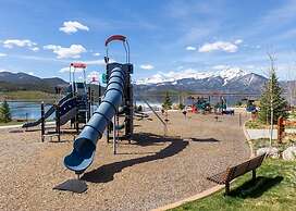 Lookout Ridge Townhomes #113 by Summit County Mountain Retreats