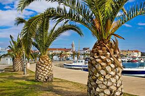 Pool Apartment Bakija 2