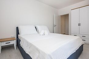 Pool Apartment Bakija 2