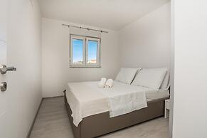 Pool Apartment Bakija 2