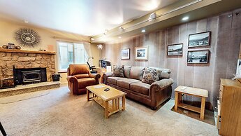 Horizons - Communal Sauna & Hot Tub!