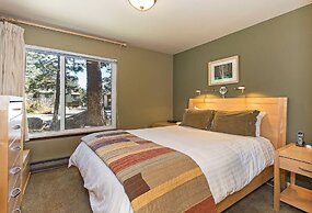 Horizons - Communal Sauna & Hot Tub!