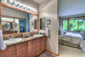 Alpine Way Lake & Sugar Bowl Resort